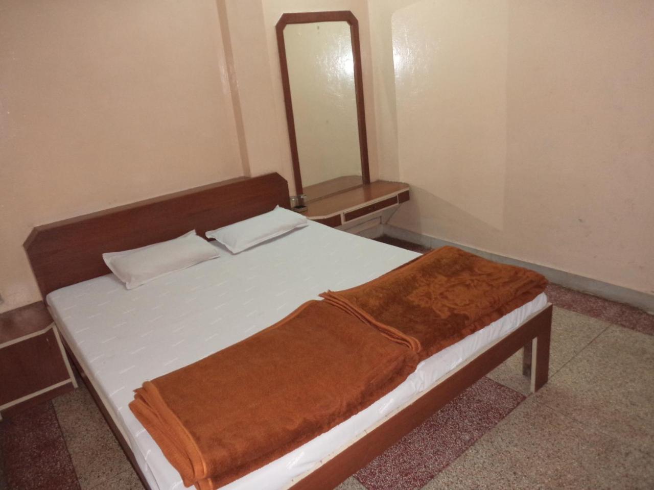 Vijay Palace Hotel Индор Екстериор снимка